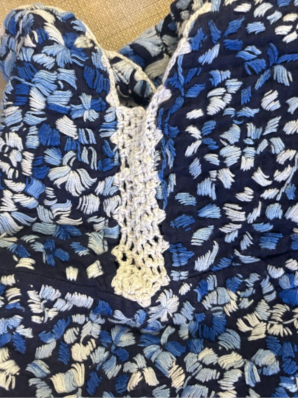 Roller Rabbit Embroidered Blouse small - Picture 14 of 14